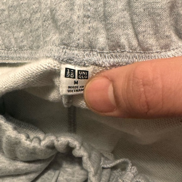 UNIQLO contrast panel trim sweatpants NWOT - Picture 2 of 8